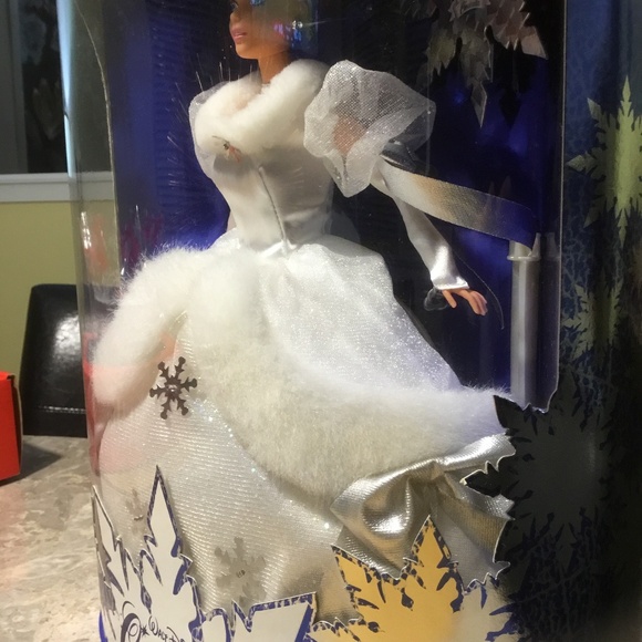 Cinderella Holiday Princess 1996 Special Edition 1st in a Series-Ornament Bonus) - Picture 8 of 9